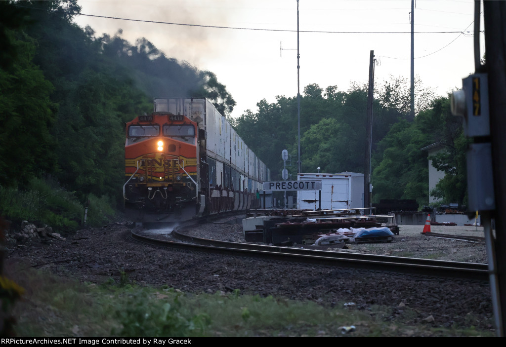 BNSF 4438 DPU